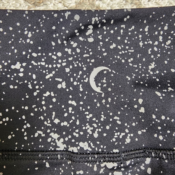 Zyia Black Reflective Pocket Light n Tight Hi- Rise 7/8 Leggings Size 16-18 - Picture 5 of 6